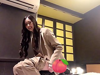 Can Japanese women pee to disaster-restrooms? Squirting masturbation with vibrators. uncensored